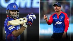 RRvsDC : మూడు మార్పులతో బరిలో దిగుతున్న వార్నర్ సేన.. పృథ్వీ షా అవుట్!