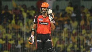 ఐపీఎల్‌కు సన్‌రైజర్స్ స్టార్ దూరం.. ట్రోల్ చేస్తున్న ఫ్యాన్స్!