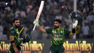 భారత్‌ను వెనక్కి నెట్టిన పాకిస్తాన్: ఐసీసీ చరిత్రలో తొలిసారిగా