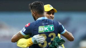 CSKvsGT : వరుసగా రెండు ట్రోఫీలు నెగ్గడం అంత ఈజీ కాదు.. గుజరాత్‌కు చెన్నై కోచ్ వార్నింగ్!