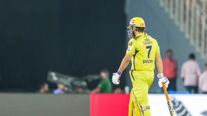 IPL 2023: చెన్నై గెలిచింది.. లేకుంటే ధోనీని దారుణంగా తిట్టేవారు!