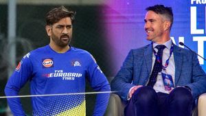 ధోనీకి ఏం నొప్పి .. ఆ రూల్‌తో మరో పదేళ్లు ఆడొచ్చు: కెవిన్ పీటర్సన్