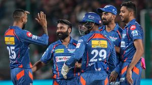 LSGvsMI : ఫామ్‌లో ఉన్న ఓపెనర్‌ను పక్కన పెట్టేసిన లక్నో.. ముంబైపై గెలిచేనా?