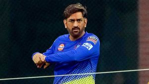 MS Dhoni : చెన్నై టీంకు కోహ్లీ టెక్నిక్ వివరిస్తూ.. బ్యాటింగ్ పాఠాలు చెప్పిన ధోనీ..!