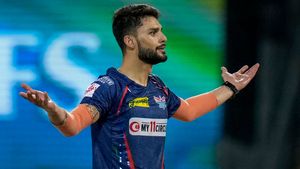 LSG vs MI: నవీన్ ఉల్ హక్‌ను వదలని కోహ్లీ ఫ్యాన్స్.. మైదానంలో రచ్చ రచ్చ! (వీడియో)