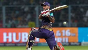 కేకేఆర్ కేప్టెన్ నితీష్ రాణా భార్యకు వేధింపులు: లైట్‌గా తీసుకున్న పోలీసులు