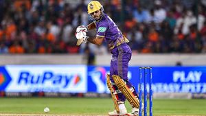 అయ్యా.. లెఫ్ట్-హ్యాండర్సే కాదు రైట్ హ్యాండర్స్‌కు చిన్నదే: నితీశ్ రాణా