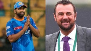 రోహిత్ శర్మ‌కు అంత సీన్ లేదు.. బెస్ట్ టీమ్ వల్లే ఐదు టైటిళ్లు గెలిచాడు: సైమన్ డౌల్