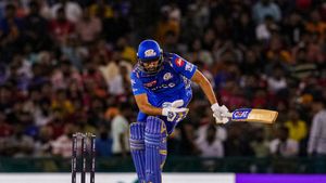 MIvsCSK : నువ్వేమైనా డివిలియర్స్ అనుకున్నావా?.. రోహిత్‌ను తెగ ట్రోల్ చేస్తున్న ఫ్యాన్స్!