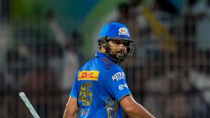 IPL 2023 : బ్యాటింగ్ గురించి వదిలేసినా.. రోహిత్ కెప్టెన్సీ కూడా అంత గొప్పగా లేదు..!