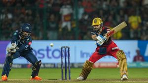 RCB vs GT: మళ్లీ శతక్కొట్టిన కోహ్లీ.. గుజరాత్ ముందు భారీ లక్ష్యం!