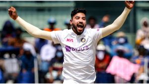 శంషాబాద్‌లో లండన్ ఫ్లైట్ ఎక్కిన సిరాజ్