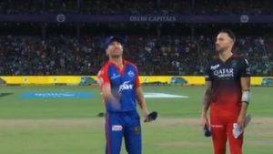 RCBvsDC : ఢిల్లీతో మ్యాచ్‌లో ఆర్సీబీ కెప్టెన్ కీలక నిర్ణయం.. జట్టులోకి కేదార్ జాదవ్!