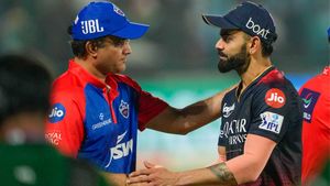 ఆ వివాదానికి తెర: చేతులు కలిపిన గంగూలీ- కోహ్లీ