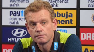 మా విజయాన్ని అలా తీసిపారేయడం దారుణం: ఆసీస్ హెడ్ కోచ్