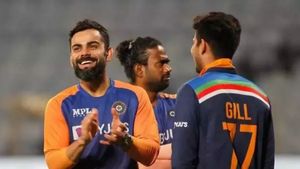 IPL 2023 : గిల్ సూపర్ కానీ.. అతన్ని కోహ్లీతో పోల్చడమా?