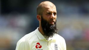 Ashes 2023: గొంతు పోయినా పాడాల్సి వచ్చినట్లు.. అలీపై జాలి చూపిస్తున్న ఆసీస్ స్టార్!