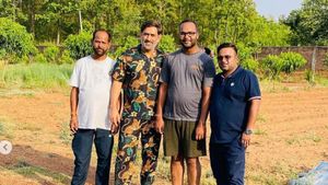 MS Dhoni : బయటకొచ్చిన ధోనీ రేర్ వీడియో.. ఏం చేస్తున్నాడో చూడండి!