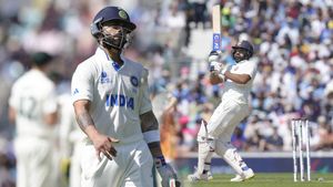 Kohli vs Rohit: మళ్లీ విడిపోయిన ఫ్యాన్స్.. జుగుప్సాకరమైన రీతిలో మాటల యుద్దం!