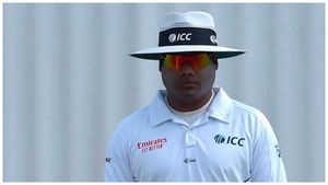 టీమిండియా ఆటగాళ్ల ఓవరాక్షన్ తట్టుకోలేం: అంపైర్ నితిన్ మీనన్