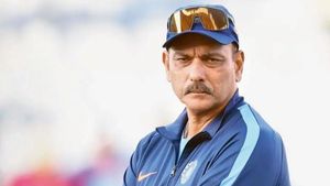 ఐపీఎల్ కావాలా? ఐసీసీ ట్రోఫీనా? అవ్వ కావాలి.. బువ్వ కావాలి అంటే కదురదు! బీసీసీఐపై రవిశాస్త్రి ఫైర్!