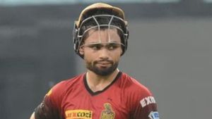 INDvsWI: కుటుంబం కోసం స్వీపర్ పని చేసిన రింకూ.. విండీస్‌లో అరంగేట్రం పక్కా!