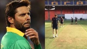 మోదీ స్టేడియంలో ఆడటానికి ఎందుకంత భయం.. పీసీబీపై ఫైర్ అయిన షాహిద్ అఫ్రిది!