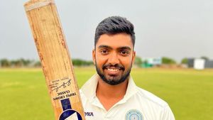 HCA లీగ్‌లో సంచలనం.. 22 ఫోర్లు, 6 సిక్స్‌లతో వీరవిహారం!