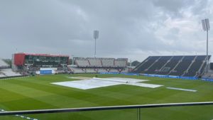 Ashes 4th Test: ఇంగ్లండ్‌ను వణికిస్తున్న వరణుడు..!