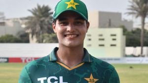 షాకింగ్ డెసిషన్ తీసుకున్న క్రికెటర్.. 18 ఏళ్లకే రిటైర్‌మెంట్!