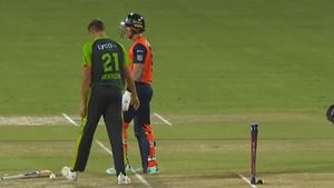 ఇంత కామెడీగా ఎవరైనా అవుటవుతారా?.. ఆర్సీబీ స్టార్‌పై పేలుతున్న మీమ్స్!