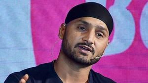 INDvsWI : తెలుగోడికి చోటు.. ఆ ఇద్దరికీ నో ఛాన్స్.. తొలి టెస్టు ఆడే టీం ఇదే అంటున్న భజ్జీ!