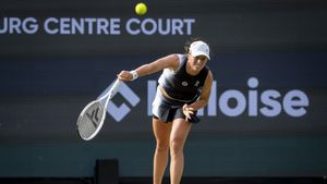 ప్రపంచ నెంబర్ వన్‌కు షాక్.. అన్‌సీడెడ్ చేతిలో ఓటమి.. వింబుల్డన్‌ నుంచి స్వియటెక్‌ అవుట్!