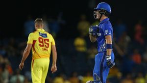 అదరగొట్టిన బేబీ ఏబీ.. చెలరేగిన బౌల్ట్.. ఫైనల్‌కు దూసుకెళ్లిన ఎంఐ!