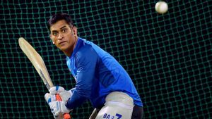 MS Dhoni : వాడు మెచ్యూర్ అవడం నా జన్మలో చూడలేను: ధోనీ!