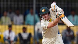 Ashes 2023: ఇంగ్లండ్ కొంపముంచిన బెయిర్ స్టో తప్పిదం.. బచాయించిన స్మిత్! (వీడియో)