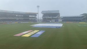 IND vs WI: ప్చ్.. తొలి సెషన్‌ను మింగేసిన వర్షం!