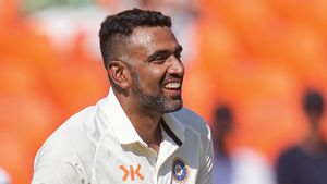 IND vs WI: చరిత్ర సృష్టించిన అశ్విన్ (వీడియో)