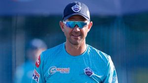 అప్పుడు ధోనీ.. ఇప్పుడు బెన్ స్టోక్స్.. ఈ ఇద్దరీలా ఆడినోడు లేడు: రికీ పాంటింగ్