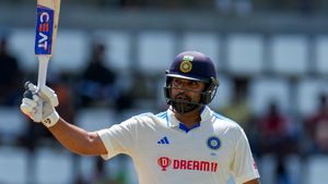 146 ఏళ్ల టెస్ట్ చరిత్రలో ఒకే ఒక్కడిగా రోహిత్ అరుదైన ఘనత!