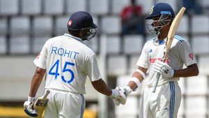 WIvsIND : ఒకటి కాదు, రెండు కాదు.. రోహిత్, జైస్వాల్ జోడీ ఇన్ని రికార్డులు బ్రేక్ చేసిందా?