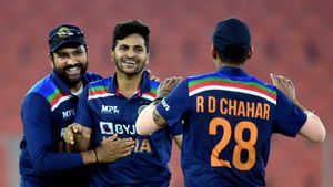 IND vs WI 1st ODI: గజ్జల్లో గాయం.. టీమిండియా కీలక ప్లేయర్ దూరం!