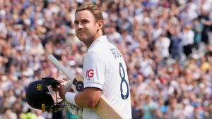 Ashes 2023: కెరీర్ చివరి బంతికి భారీ సిక్సర్.. ఘనంగా ముగించిన బ్రాడ్!