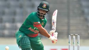 వరల్డ్ కప్‌కు నెలల ముందు షాకిండ్ డెసిషన్.. క్రికెట్‌కు వీడ్కోలు పలికిన స్టార్ బ్యాటర్!