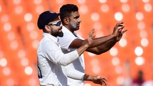 IND vs WI: కోహ్లీ, అశ్విన్‌ను ఊరిస్తున్న అరుదైన రికార్డు!