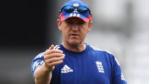 IPL 2024: ఆర్‌సీబీ నయా కోచ్ సంచలన నిర్ణయం.. ఆ ఆటగాళ్లకు గుడ్‌బై!