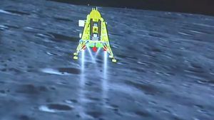 చంద్రుడి ఉపరితంపై ఫస్ట్ బ్యాటింగ్ తీసుకోవాల్సిందే!