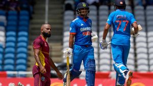 IND vs WI: 3 మ్యాచ్‌ల్లో 3 హాఫ్ సెంచరీలు.. ధోనీ సరసన ఇషాన్ కిషన్!