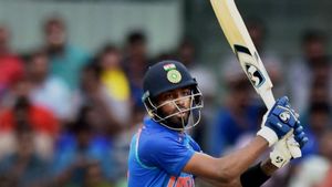 INDvsWI: తిలక్ హాఫ్ సెంచరీ అడ్డుకున్న హార్దిక్ పాండ్యా.. తిట్టిపోస్తున్న ఫ్యాన్స్! (వీడియో)