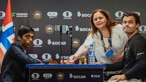 Chess World Cup 2023 Final: తొలి గేమ్ గెలిచిన కార్ల్‌‌సన్.. ఒత్తిడిలో ప్రజ్ఞానంద!